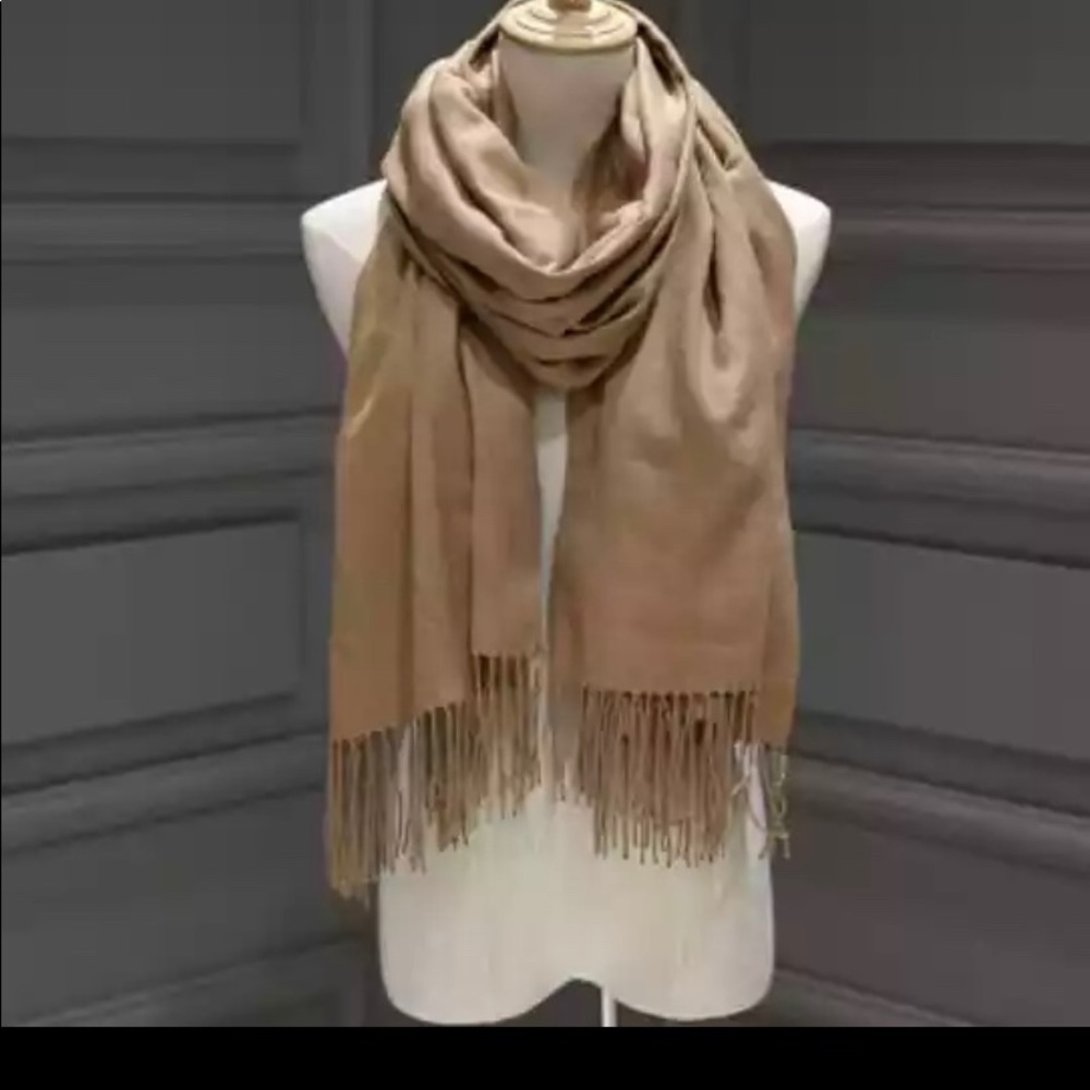 Scarfs - Picture 3 of 3